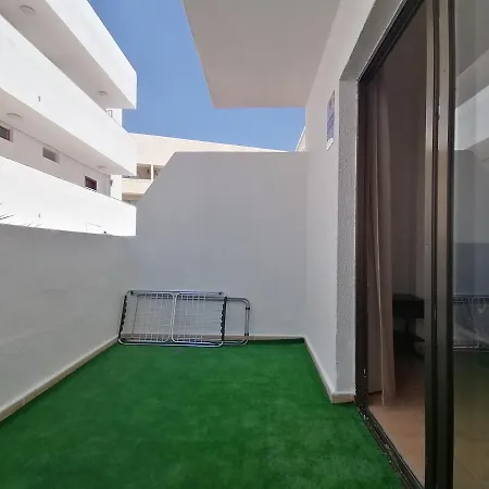 In Parque Cattleya, Playa De Americas * Playa de las Américas