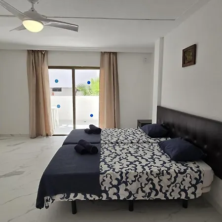 Appartement In Parque Cattleya, Playa De Americas