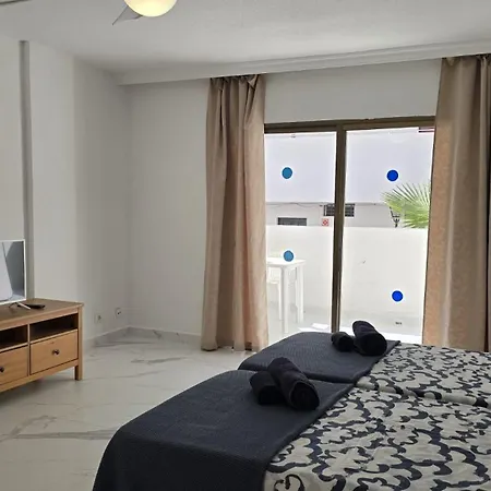 In Parque Cattleya, Playa De Americas *