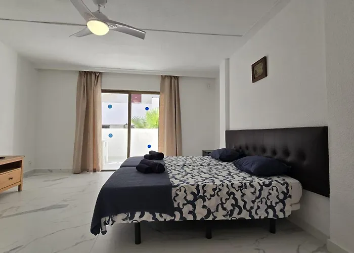 In Parque Cattleya, Playa De Americas Apartman