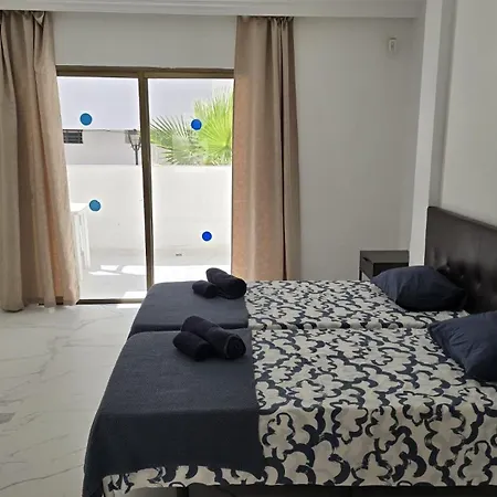 In Parque Cattleya, Playa De Americas Апартаменты *