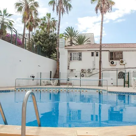 In Parque Cattleya, Playa De Americas * Плая-де-лас-Америкас