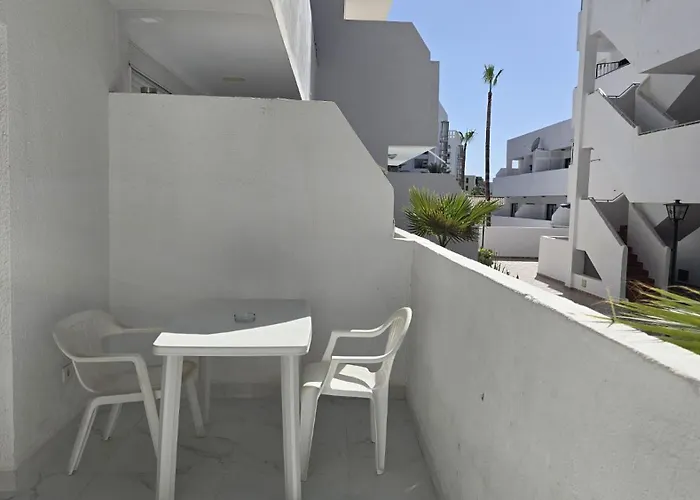 Apartamento In Parque Cattleya, Playa De Americas