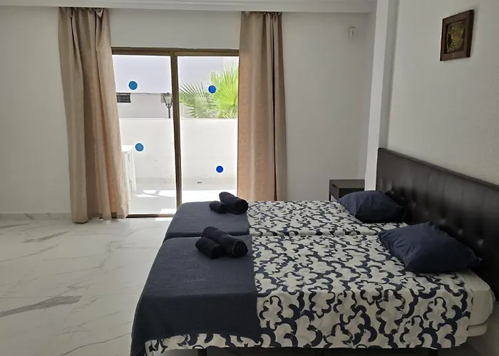 In Parque Cattleya, Playa De Americas Apartamento *